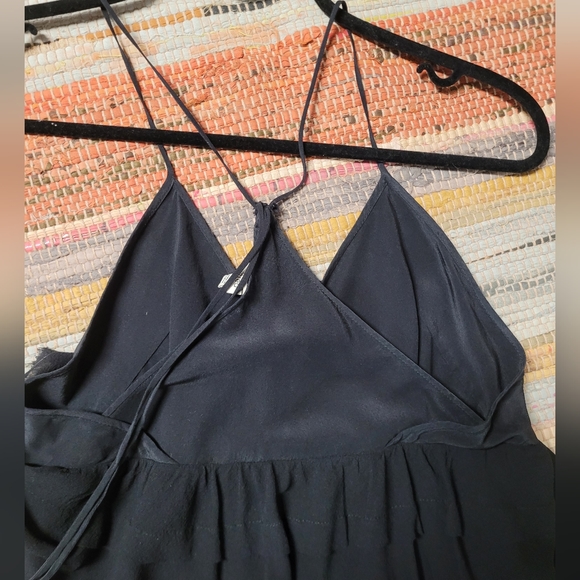 Aritzia silk dress. Size 4 - Picture 3 of 5